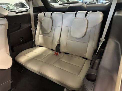 Used 2022 Ford Explorer Platinum w/ Equipment Group 601A image 7