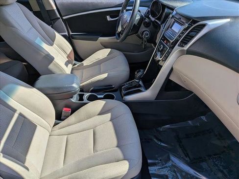 Used 2016 Hyundai Elantra GT FWD image 18