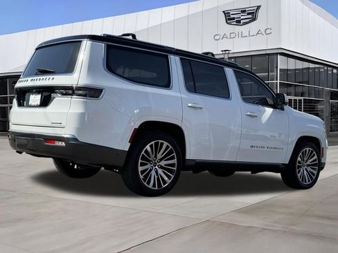 Used 2022 Jeep Grand Wagoneer Series III w/ Rear Seat Video Group 1 AWD/4WD image 6