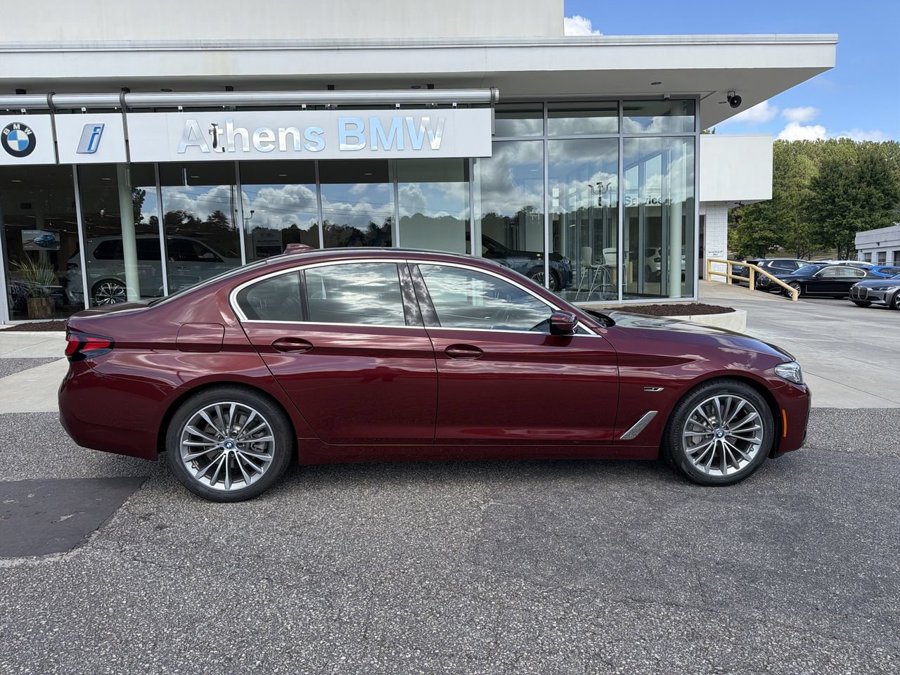 Used 2023 BMW 530e w/ Premium Package RWD image 4