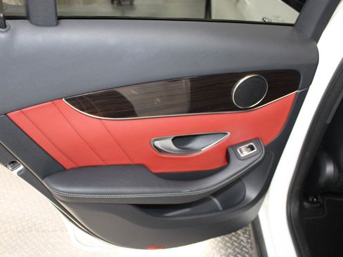 Used 2022 Mercedes-Benz GLC 300 4MATIC image 28