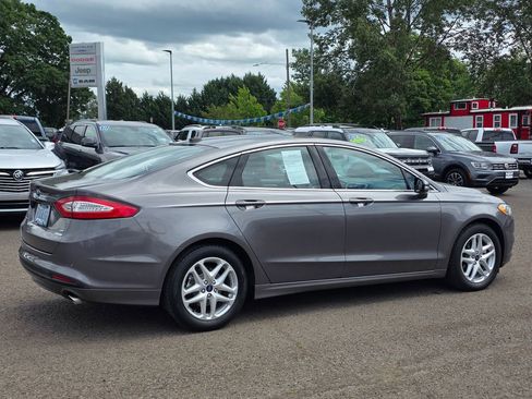 Used 2014 Ford Fusion SE w/ Equipment Group 202A FWD image 27