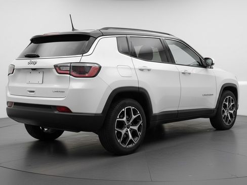 Used 2025 Jeep Compass Limited AWD/4WD image 9