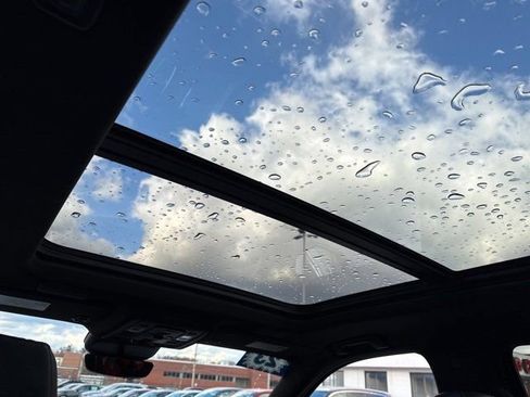 Used 2023 Cadillac Escalade Premium Luxury image 13