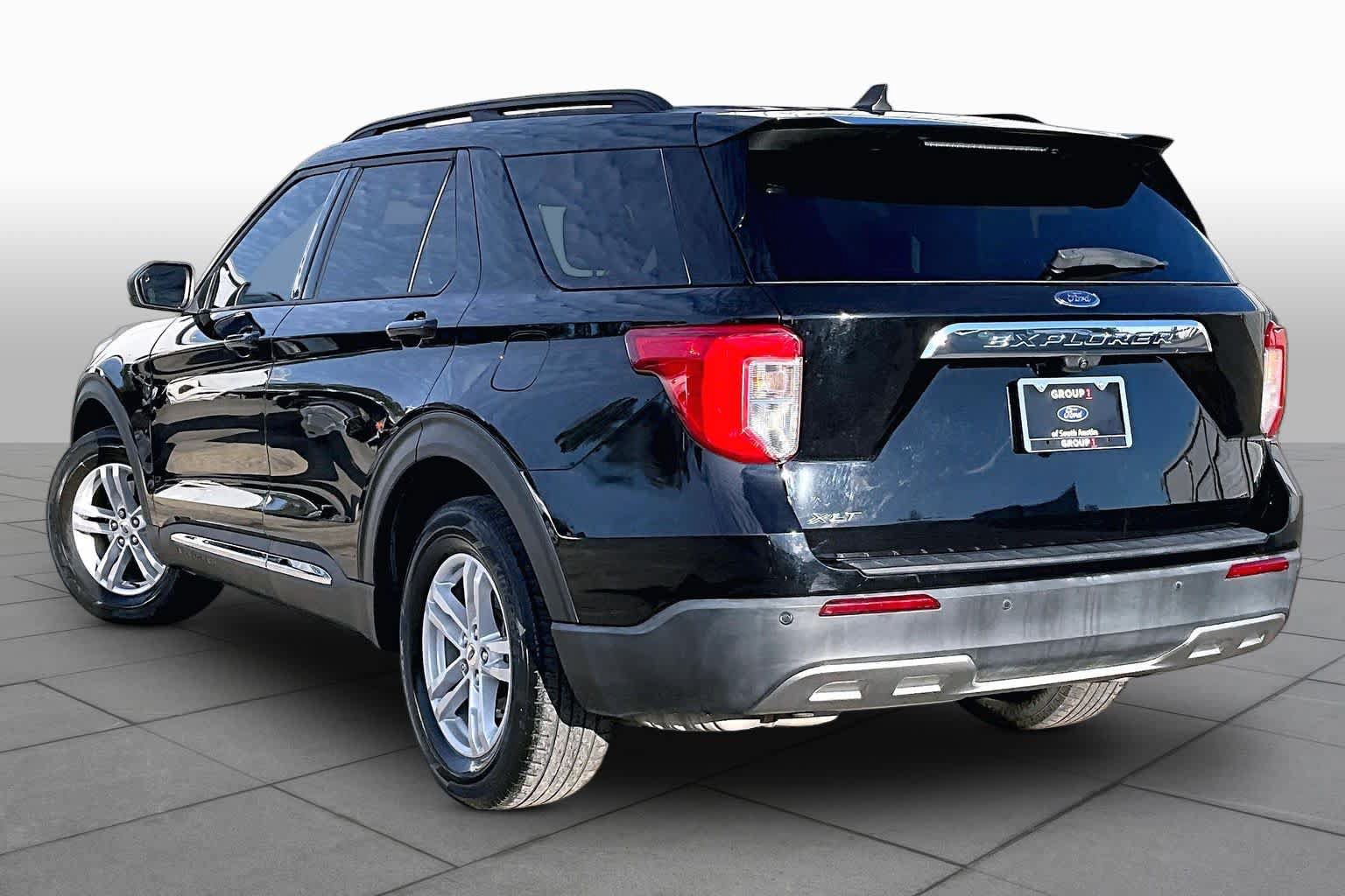 Used 2023 Ford Explorer XLT w/ Equipment Group 202A RWD image 15