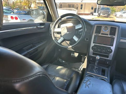 Used 2009 Chrysler 300 Touring image 20