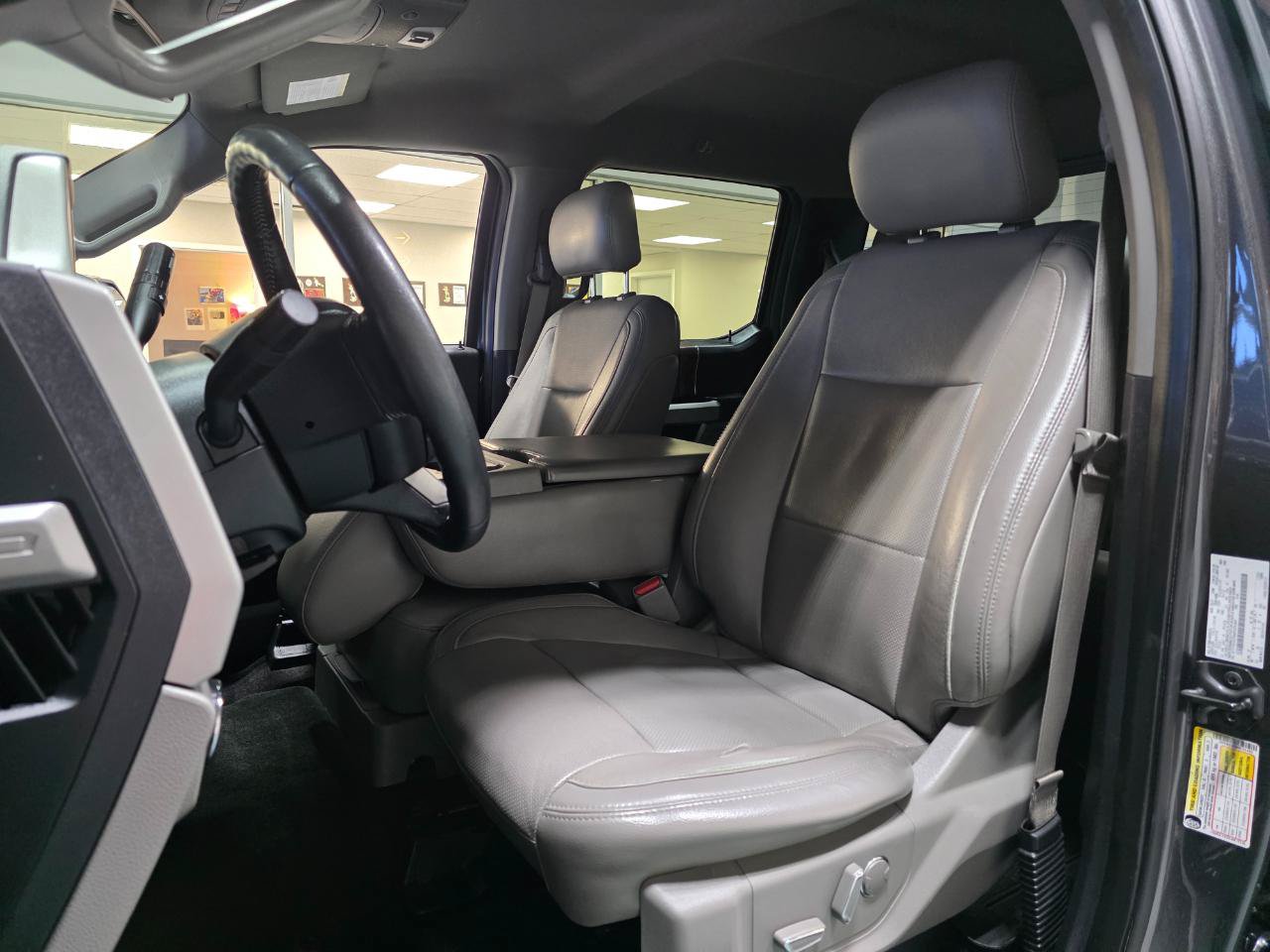 Used 2017 Ford F150 Lariat w/ Equipment Group 501A Mid AWD/4WD image 15