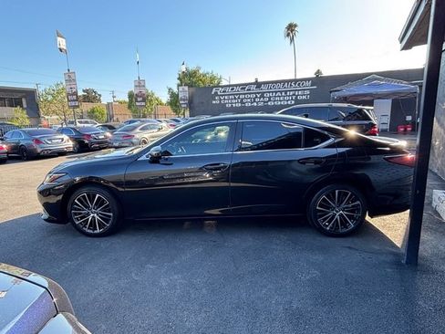 Used 2024 Lexus ES 300h w/ Premium Package FWD image 10