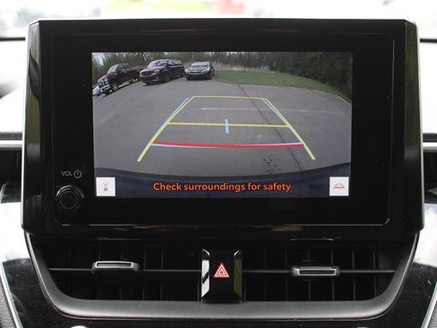 Used 2023 Toyota Corolla Cross XLE w/ Convenience Package AWD/4WD image 15