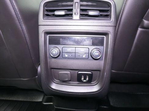 Used 2018 Buick Envision Essence AWD/4WD image 19