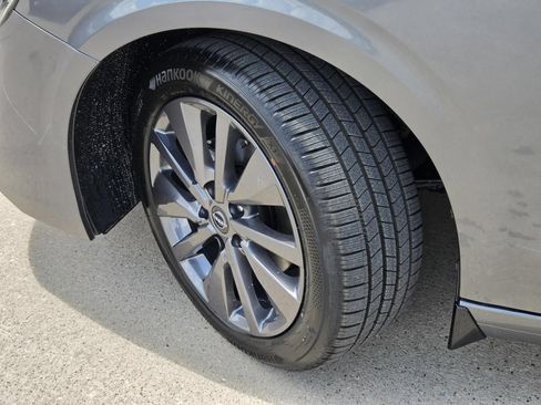 New 2027 Nissan Sentra SL w/ Floor Mat Package FWD image 9