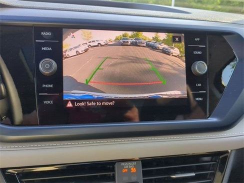 New 2024 Volkswagen Taos SE image 22