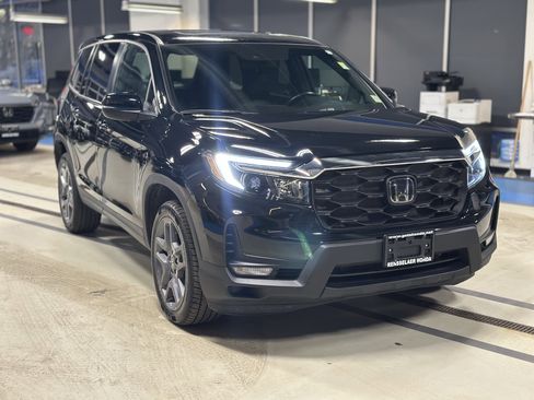 Used 2023 Honda Passport EX-L image 3
