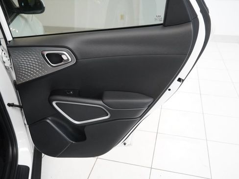 Used 2022 Kia Soul LX FWD image 24