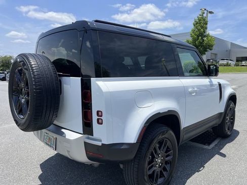 Certified 2025 Land Rover Defender 90 S AWD/4WD image 5