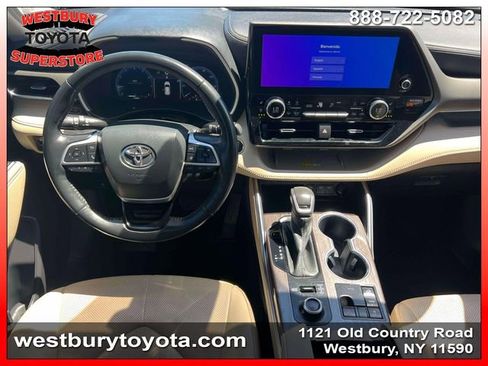 Used 2023 Toyota Highlander Limited AWD/4WD image 15