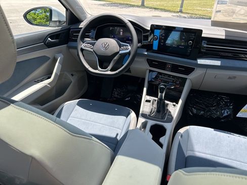 New 2026 Volkswagen Jetta SE FWD image 9