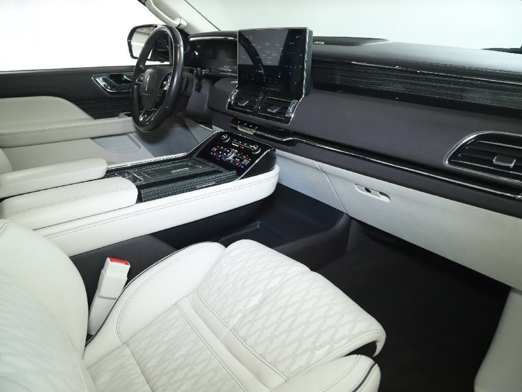 Used 2022 Lincoln Navigator L Black Label AWD/4WD image 41
