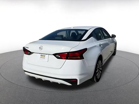 Used 2025 Nissan Altima 2.5 SV image 14