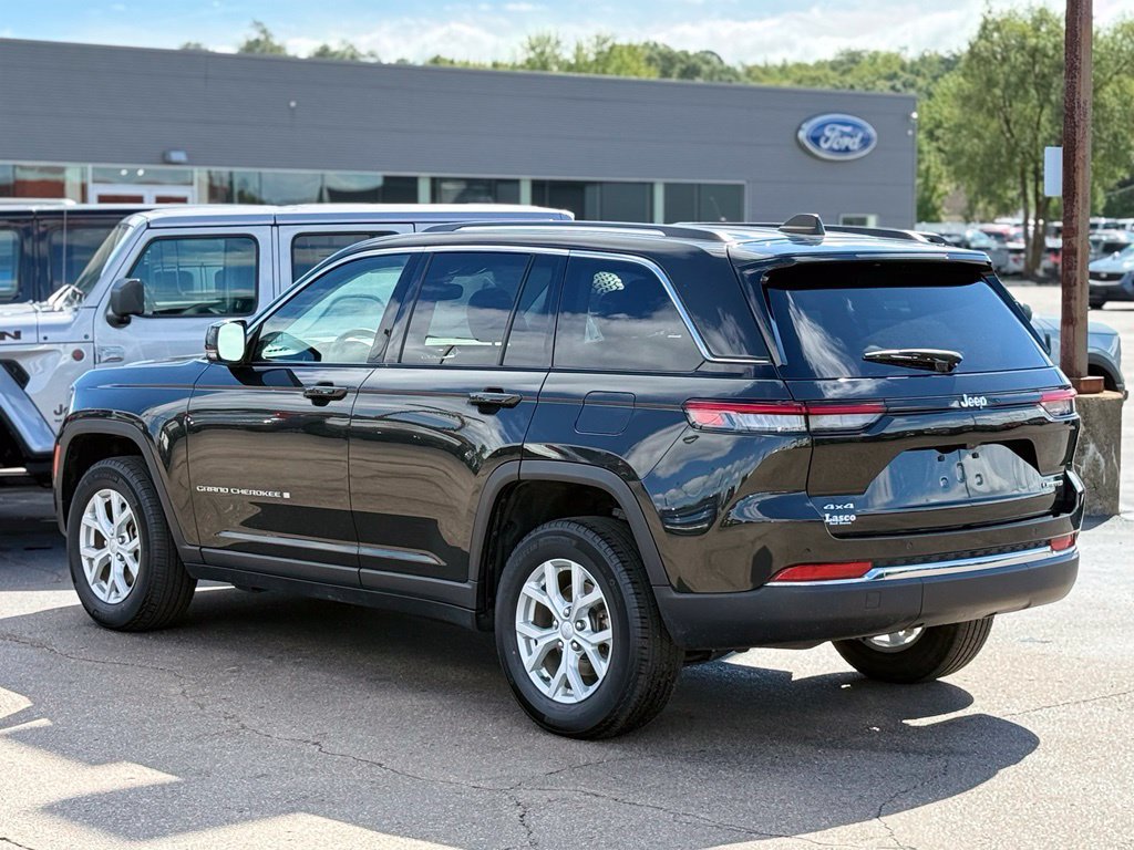 Used 2023 Jeep Grand Cherokee Limited AWD/4WD image 36