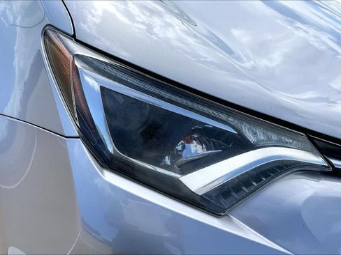 Used 2018 Toyota RAV4 XLE FWD image 28