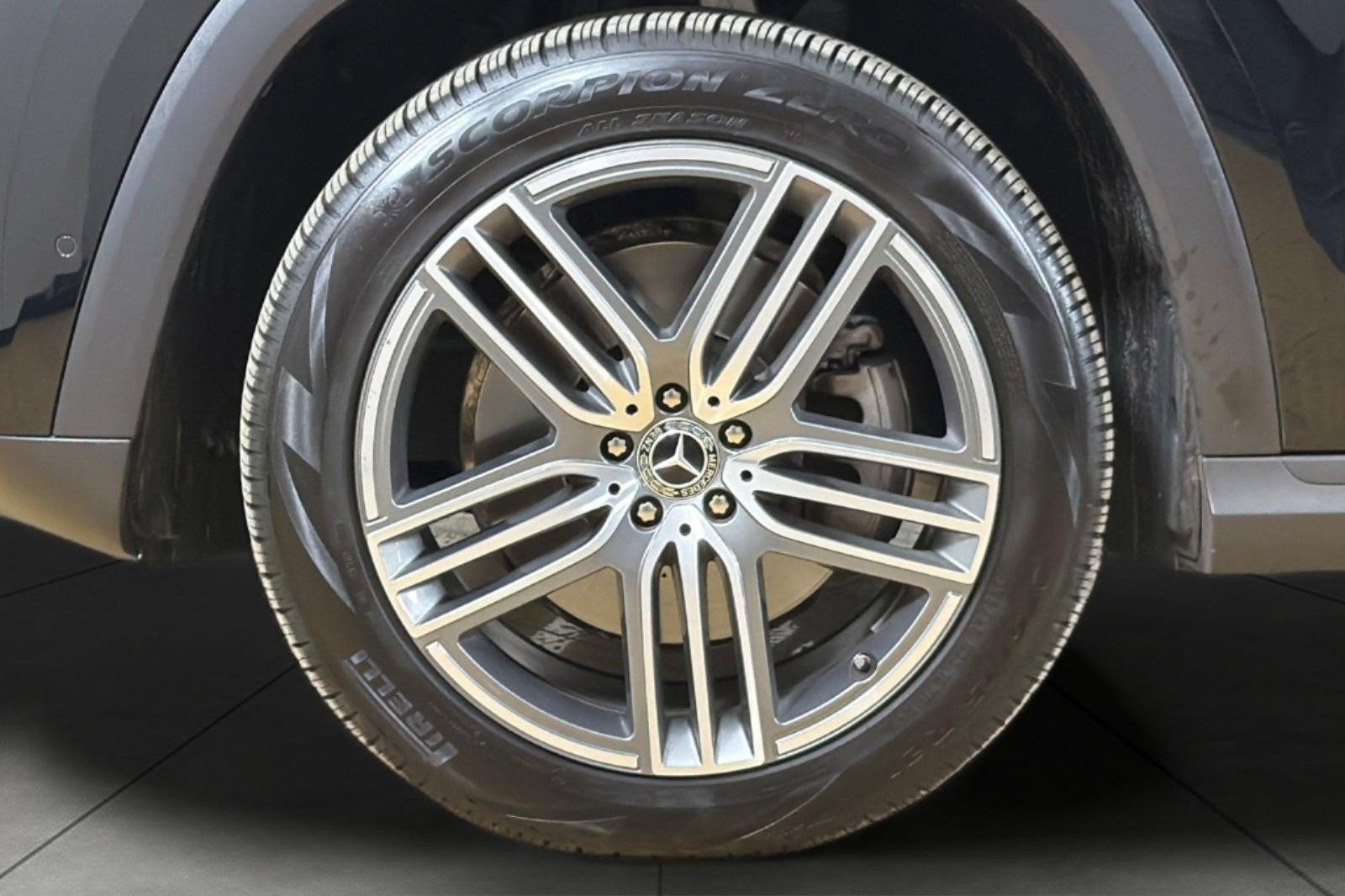 Used 2026 Mercedes-Benz GLS 450 4MATIC image 24