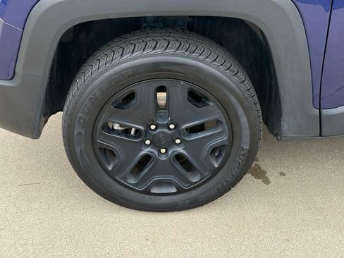 Used 2019 Jeep Renegade Sport image 12