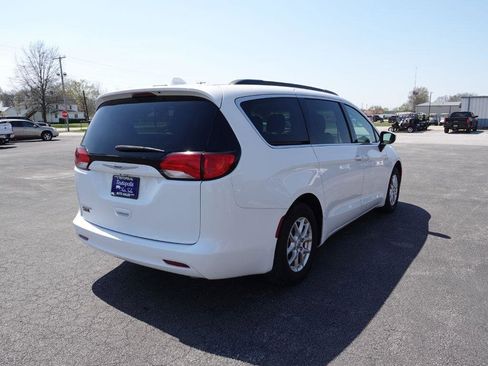 Used 2020 Chrysler Voyager Lxi image 15
