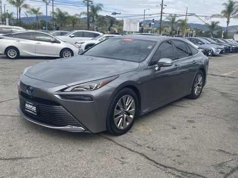 Used 2022 Toyota Mirai XLE image 2