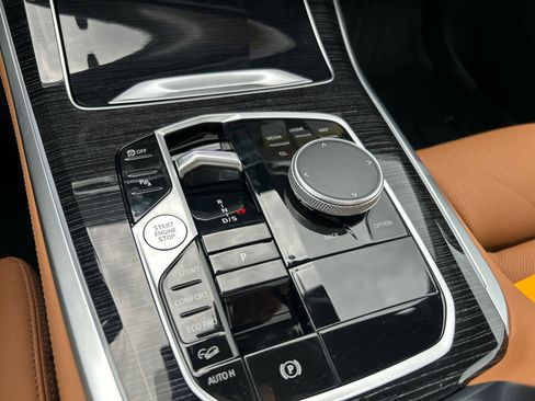 Used 2026 BMW X5 xDrive40i w/ M Sport Package image 27