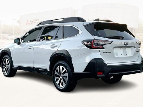 Used 2024 Subaru Outback Premium image 4