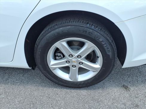 Used 2024 Chevrolet Malibu LS w/ Driver Confidence Package FWD image 4
