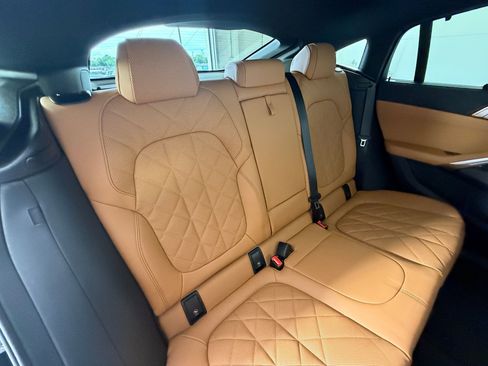 Used 2026 BMW X6 xDrive40i w/ Executive Package AWD/4WD image 29