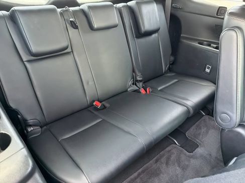 Used 2019 Toyota Highlander XLE AWD/4WD image 28