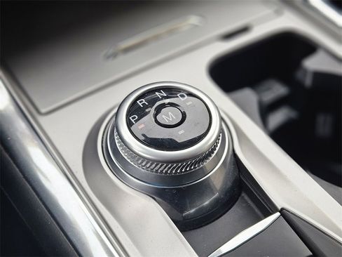 Used 2020 Ford Explorer Limited image 22