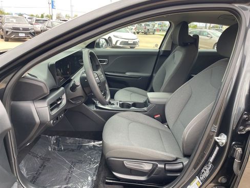 Used 2025 Kia K4 FWD image 8