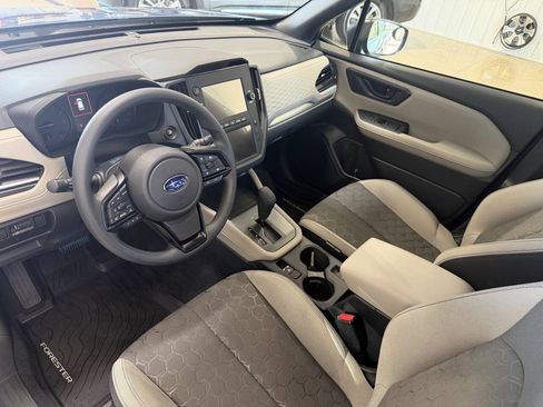 Used 2025 Subaru Forester AWD/4WD image 11