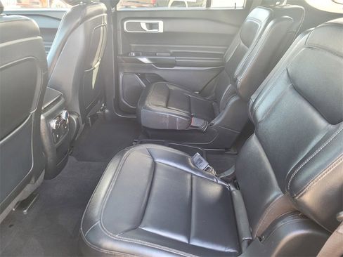 Used 2020 Ford Explorer XLT w/ Equipment Group 202A image 11
