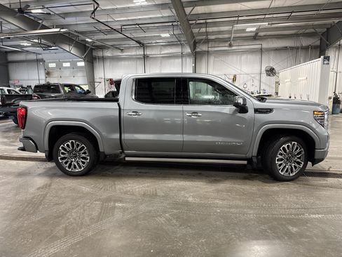 Used 2026 GMC Sierra 1500 Denali Ultimate AWD/4WD image 2
