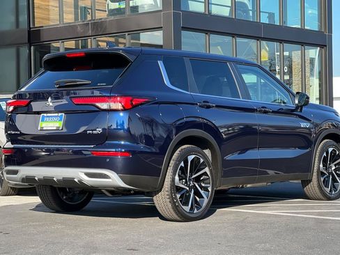 New 2025 Mitsubishi Outlander SE image 5