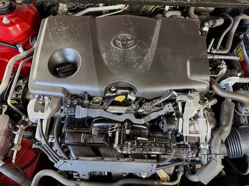 Used 2020 Toyota Camry SE FWD image 38