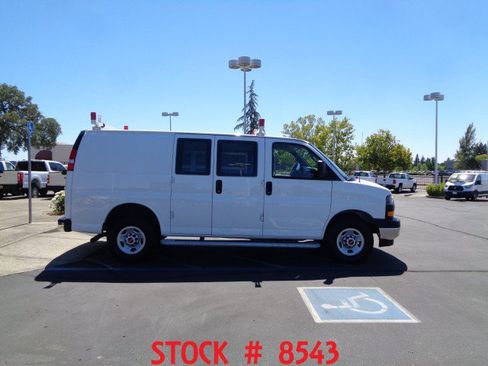 Used 2024 GMC Savana 2500 w/ Driver Convenience Package RWD image 9