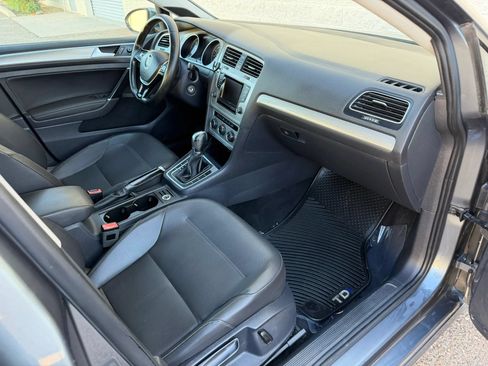 Used 2015 Volkswagen Golf TDI SE FWD image 14