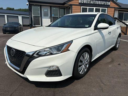 Used 2020 Nissan Altima 2.5 S FWD image 2