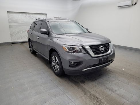 Used 2020 Nissan Pathfinder SV image 13