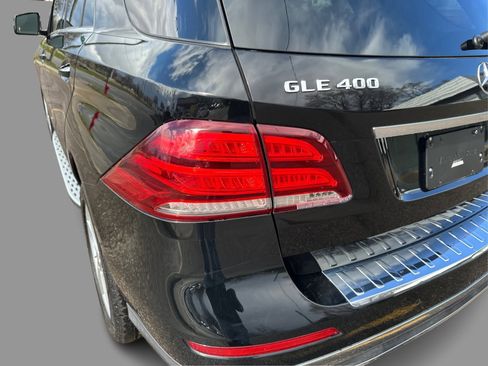 Used 2019 Mercedes-Benz GLE 400 4MATIC w/ Premium 2 Package image 41