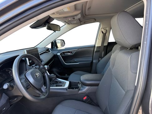 Used 2025 Toyota RAV4 XLE w/ Convenience Package FWD image 10
