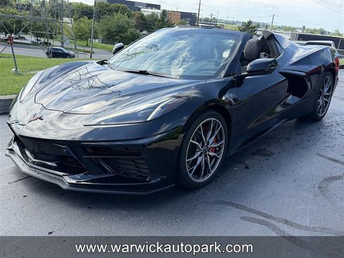 Used 2024 Chevrolet Corvette Stingray Premium Conv w/ Z51 Performance Package RWD image 3