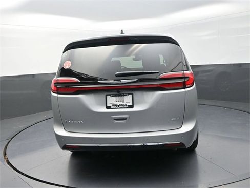 New 2026 Chrysler Pacifica Select image 6