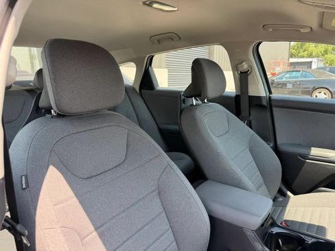 Used 2025 Kia K4 EX FWD image 33